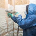 Worker-insulating-the-wall.jpg