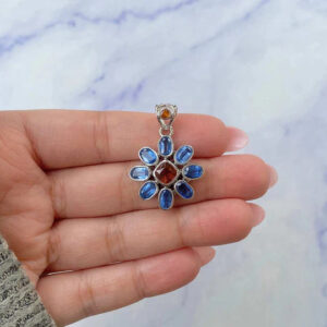 Kyanite pendant: Where Fashion Meets Spiritual Power in Hollywood