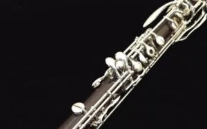 What Is an English Horn? Sound, Structure & Usage