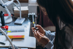 Discovering the Finest Wholesale Jewellery Manufacturer in UK