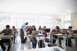 How Business Communication Training Can Improve Career Growth and Confidence