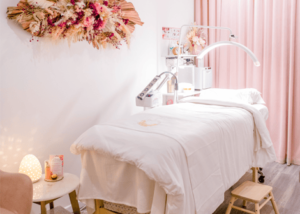 Eyebrow Wax and Tint: The Secret to Perfectly Defined Brows