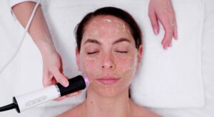 How Does Oxygeneo Facial Remove Surface Impurities?