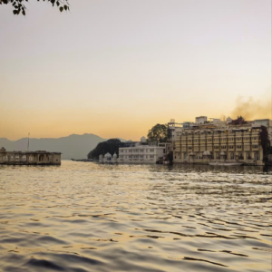 How Taxi Services Support Relaxed City Exploration